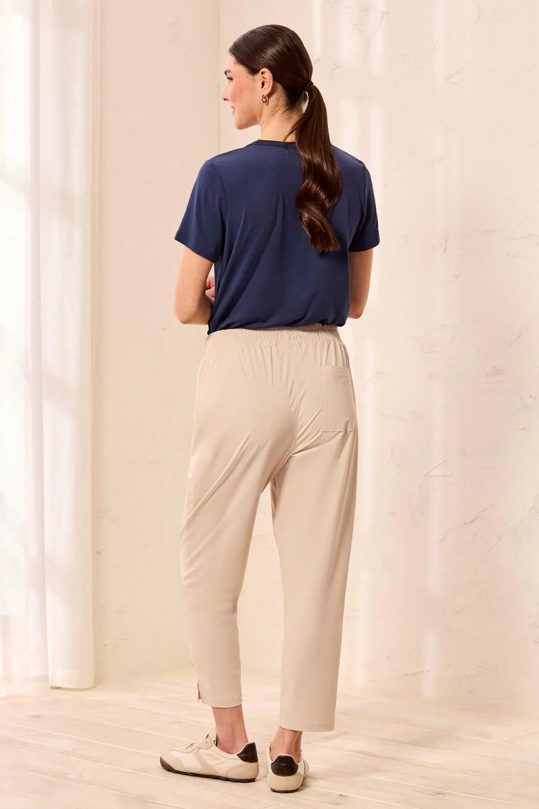 High Performance Stretch 25" Technical Capris-Sanddune - Image 4