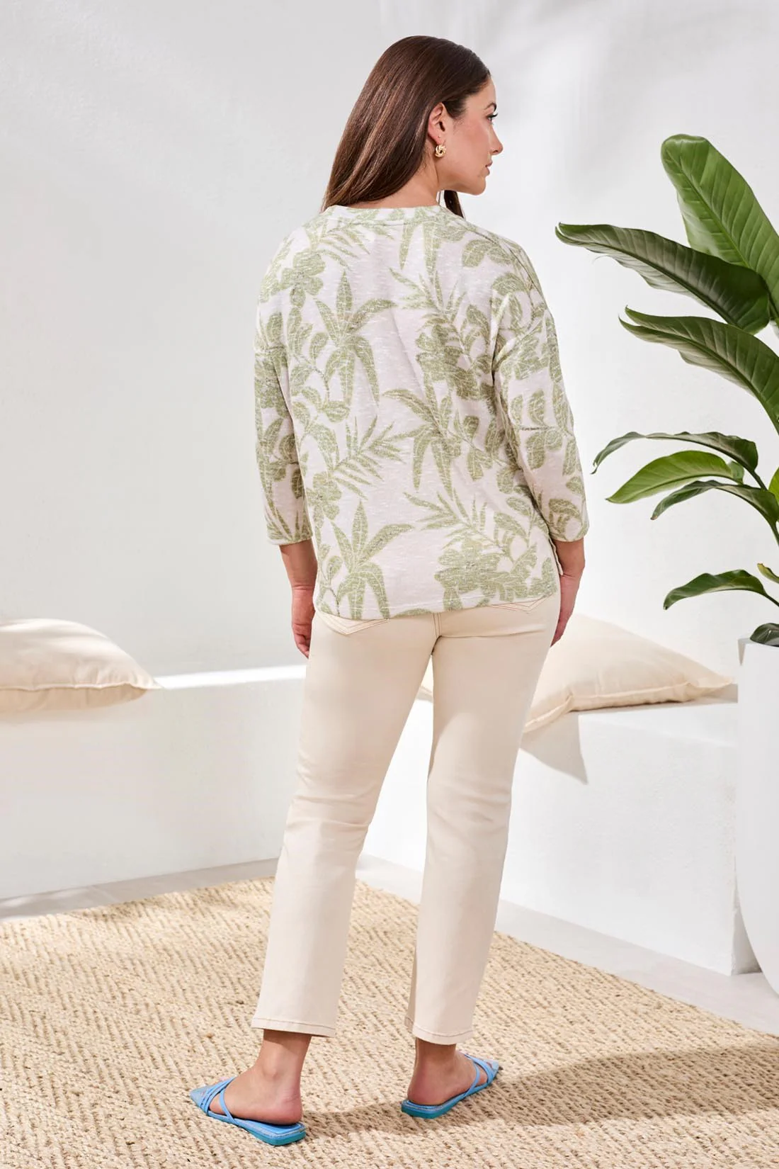 3/4 Sleeve Crew Neck Top-Kiwizest - Image 4