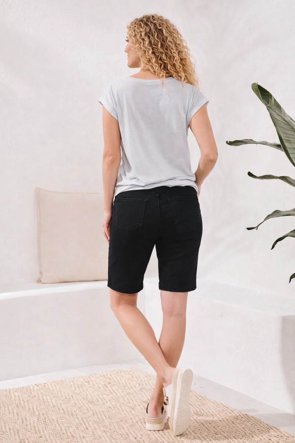 Audrey Pull-On Bermudas Boundless Stretch Denim-Black - Image 2
