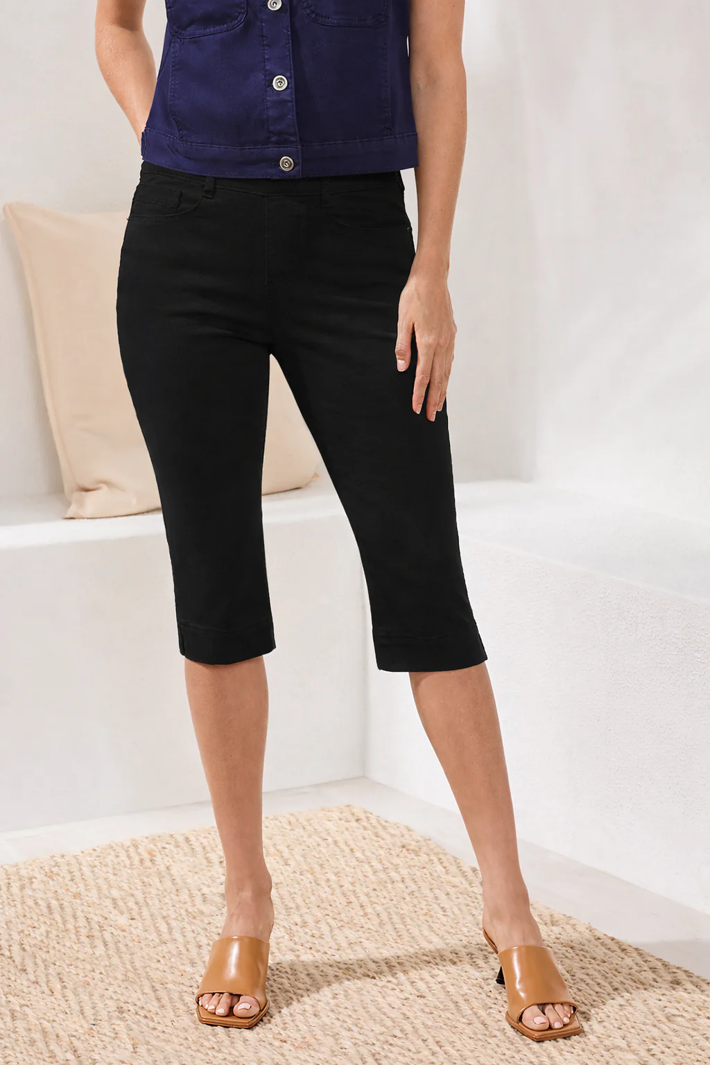 Audrey Pull-On Pedal Pusher Boundless Stretch Denim-Black