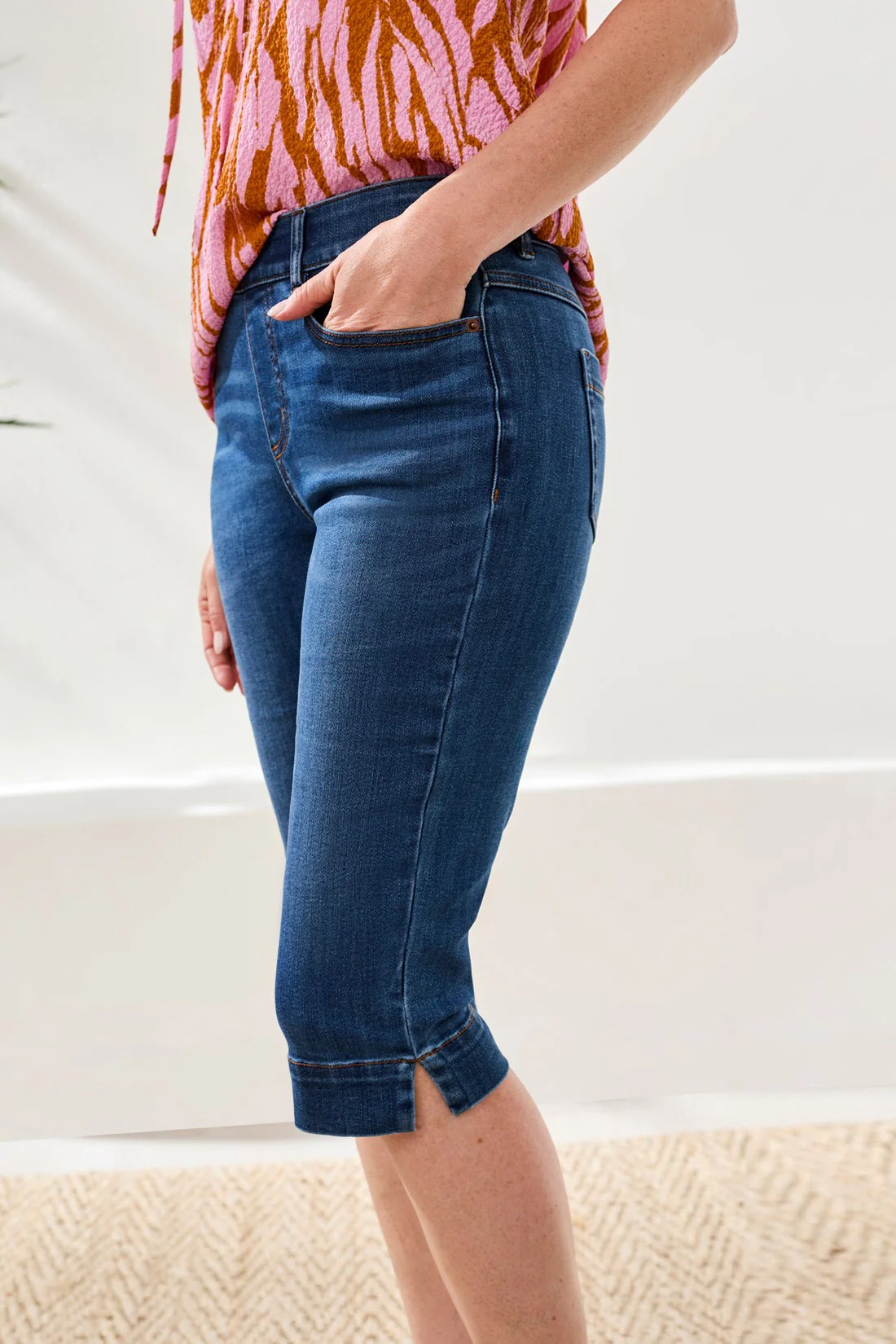 Audrey Pull-On Pedal Pusher Boundless Stretch Denim-Fadedblue - Image 4