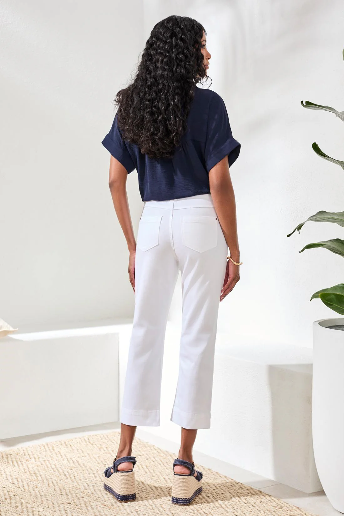 Comfort Stretch Pull-On Kick Flare Capris-White - Image 4