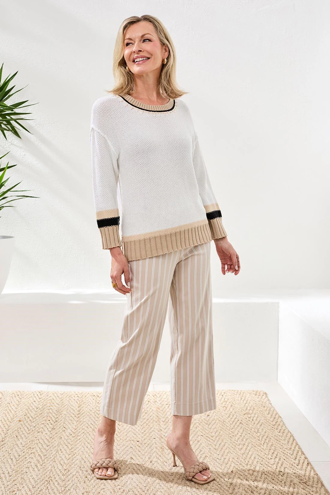 Crew Neck Cotton Sweater With Contrast Stitch Detail-White