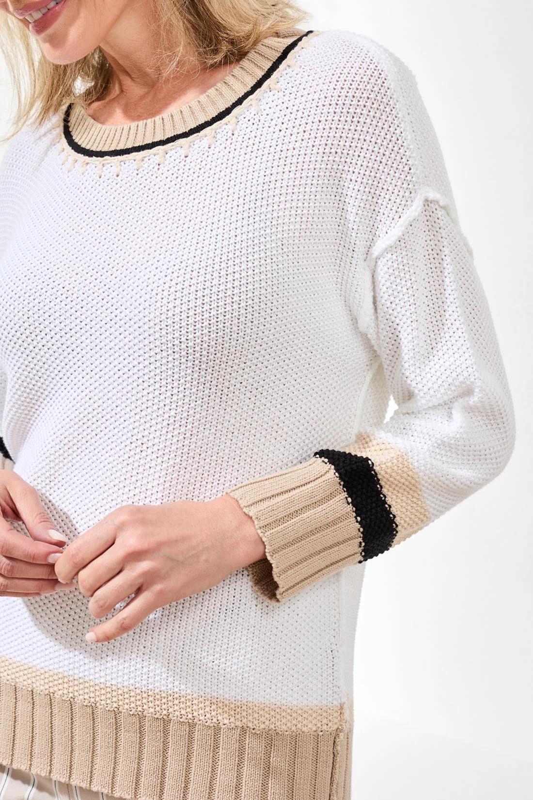 Crew Neck Cotton Sweater With Contrast Stitch Detail-White - Image 4