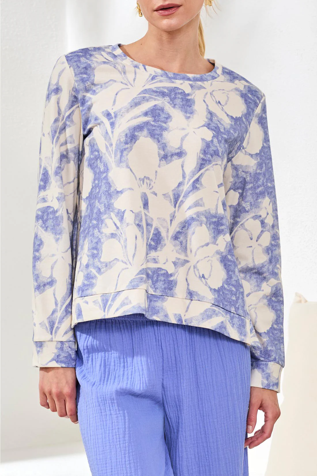 Crewneck Top With Side Slits-Baja blue - Image 2