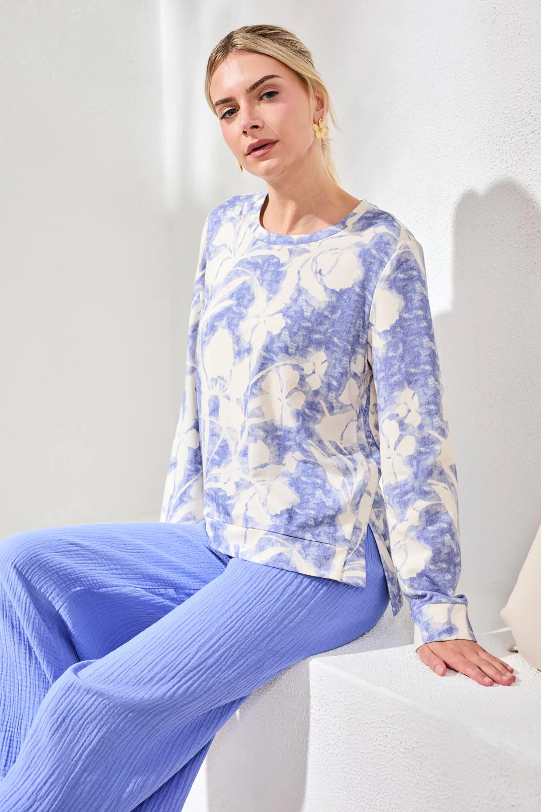 Crewneck Top With Side Slits-Baja blue - Image 4