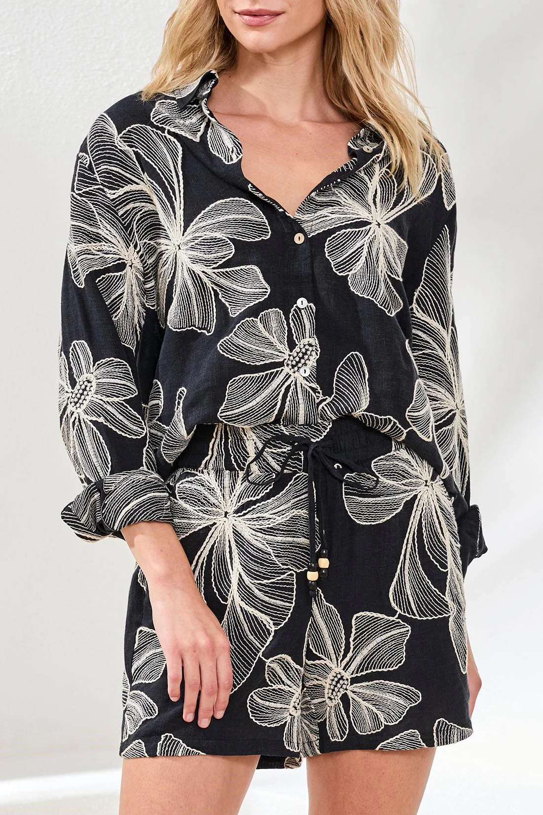 Crosshatch Embroidered Pull-On Short-Black - Image 3