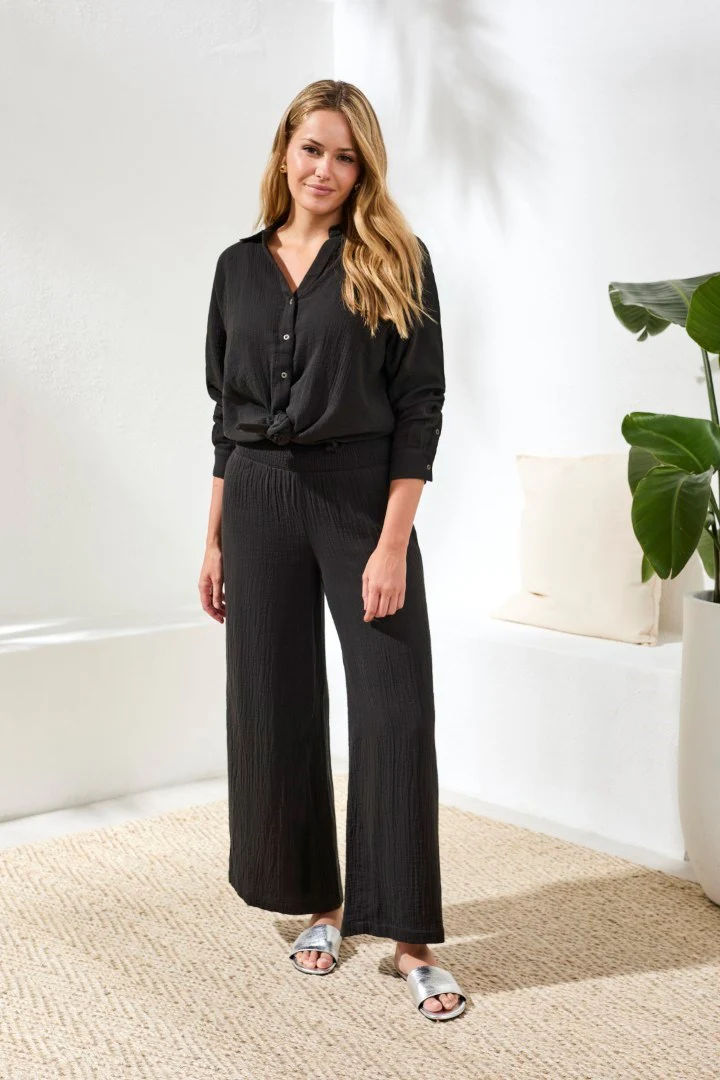 Crinkle Gauze Elastic Waist Flowy Pants-Black