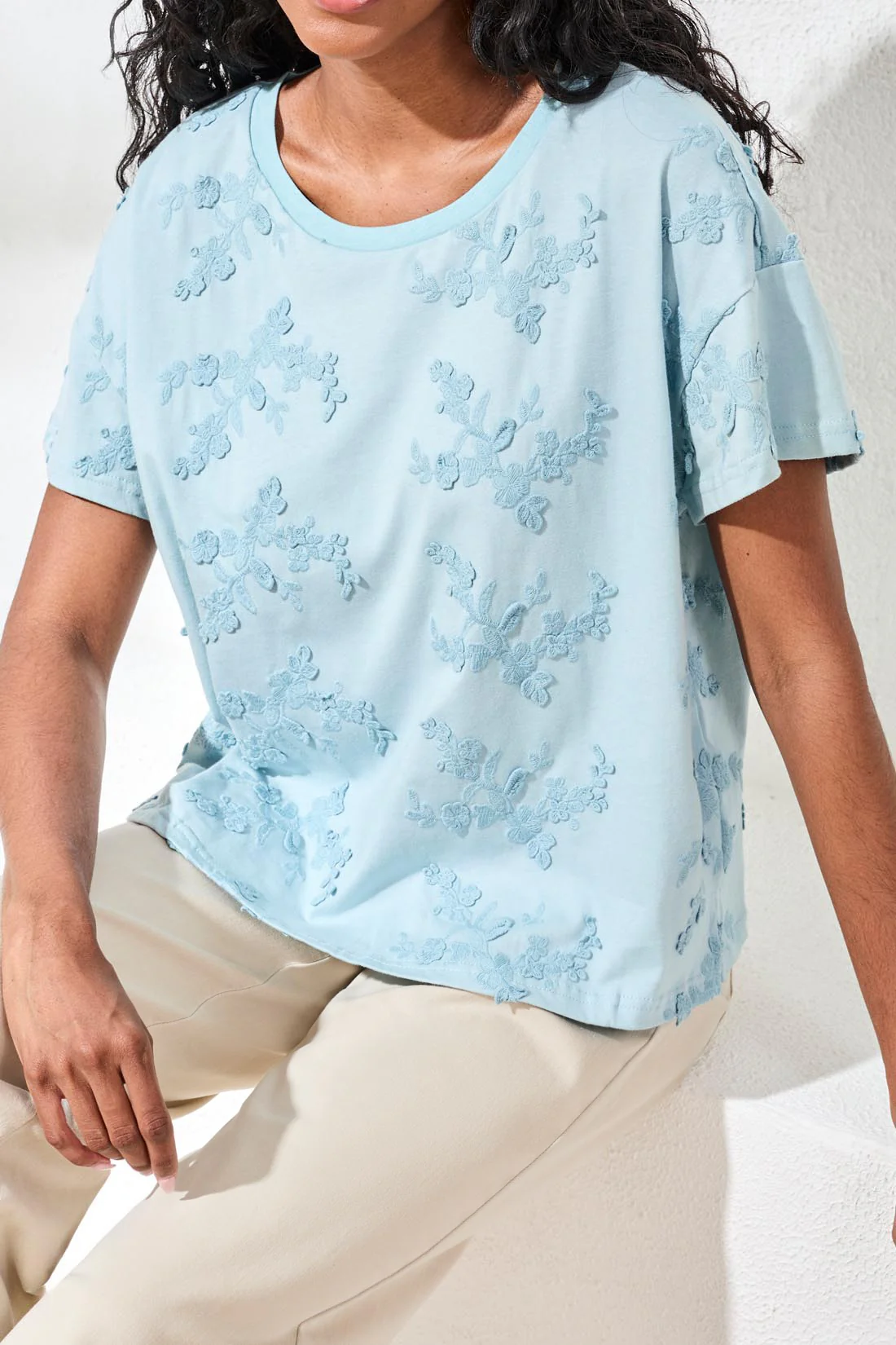 Embroidered Knit Short Sleeve Crew Top-Ltaquasky - Image 3