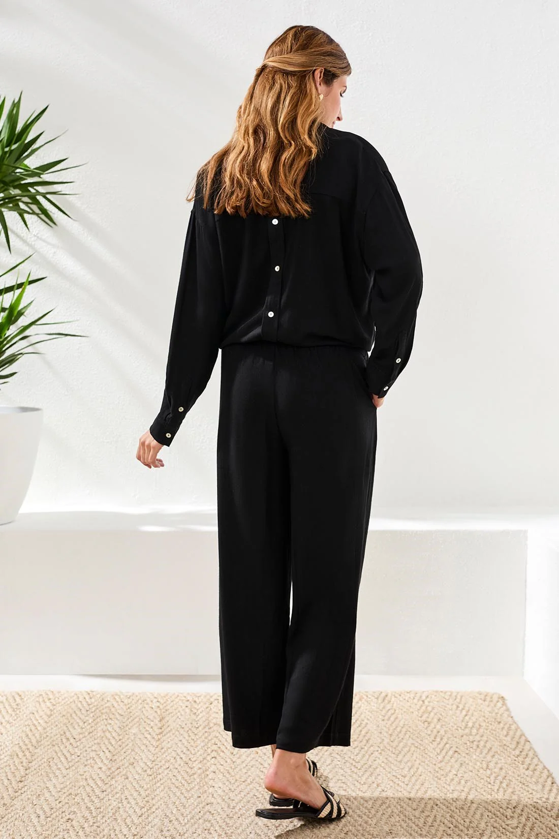 Flowy Linen Wide Leg Ankle Pant-Black - Image 4