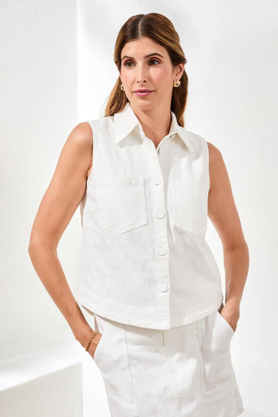Textured Jacquard Sleeveless Button-Front Top-White - Image 2