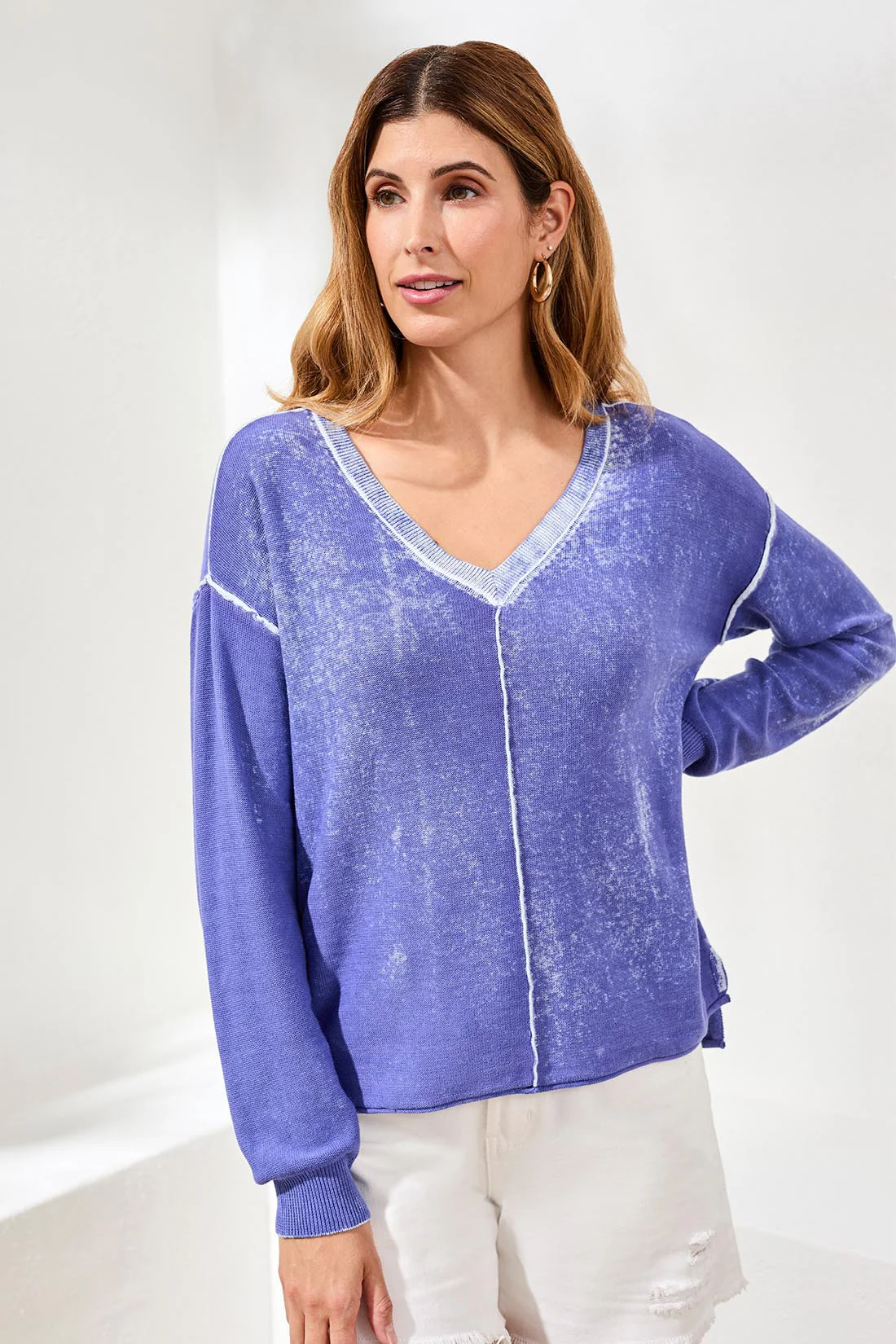 Lightweight Cotton V-Neck Sweater With Special Wash-Baja blue