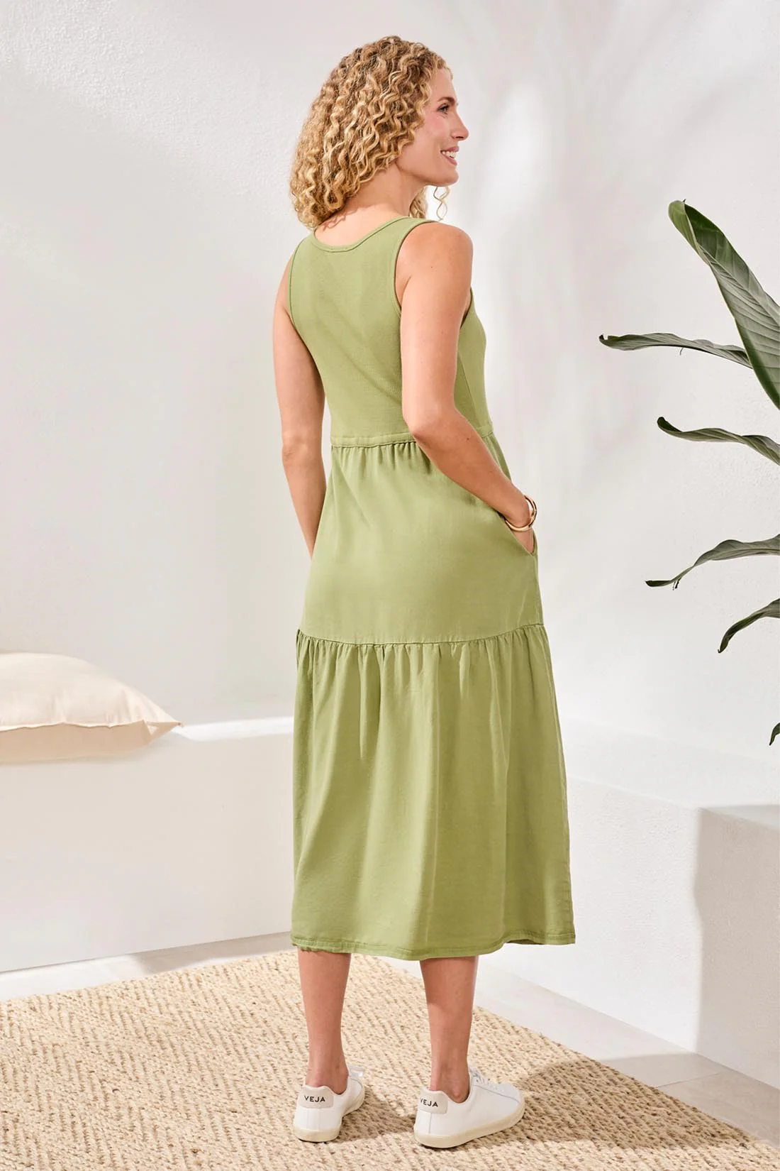 Mixed media Sleeveless Maxi Dress-Kiwizest - Image 4