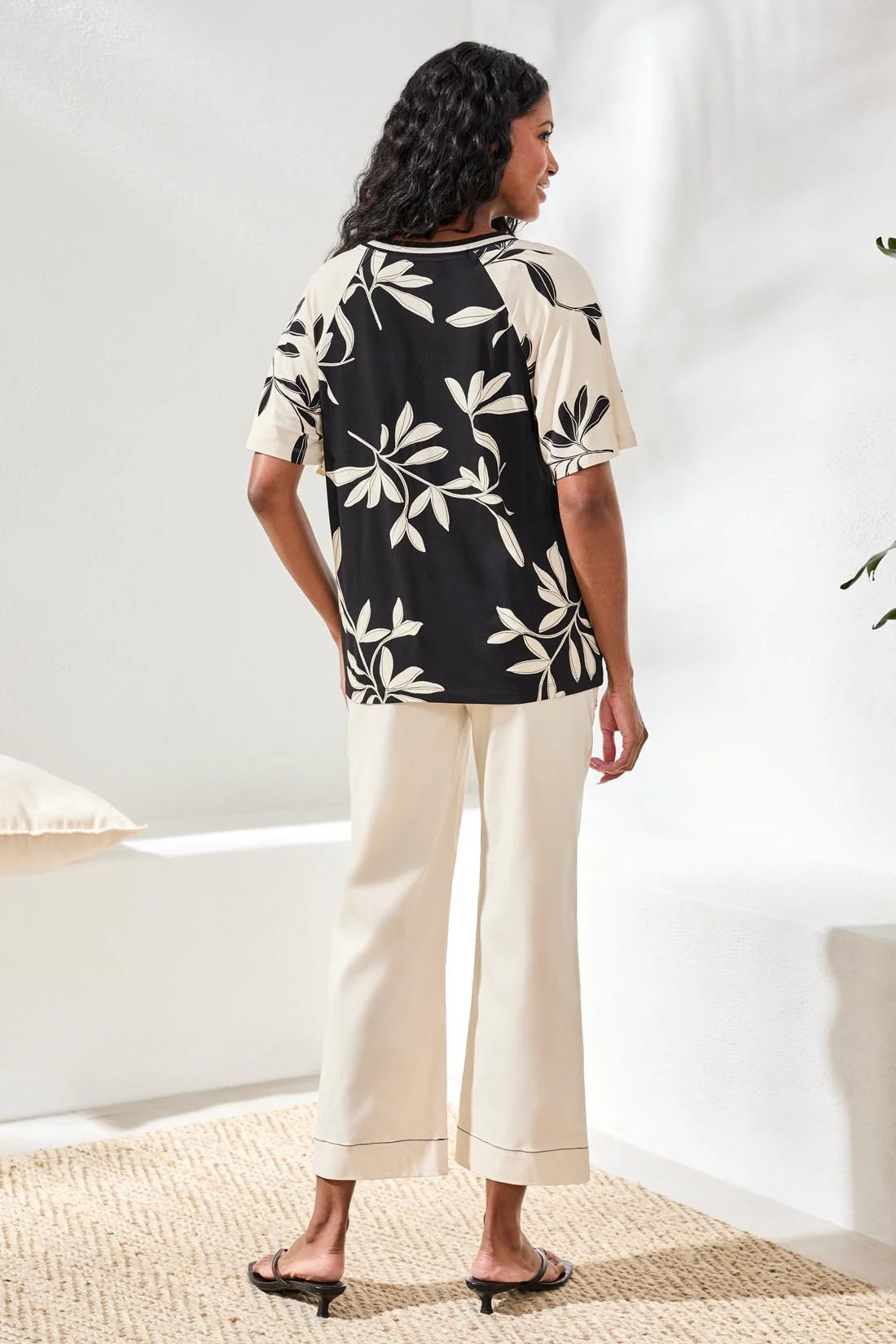 Printed Jersey Flutter Sleeve Crew Neck Top-Onyx - Image 5
