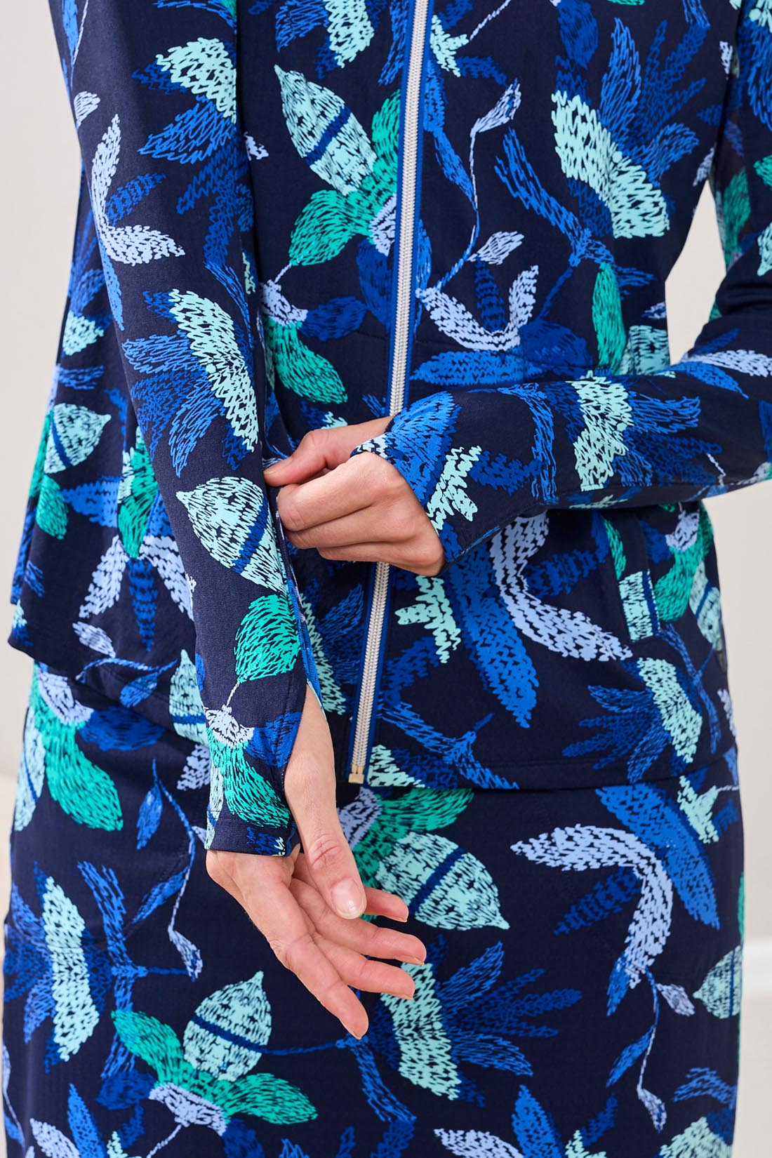UPF 50+ High Performance Mesh Mock-Neck Zip-Up Cardigan With Thumbholes-Blue surf - Image 3