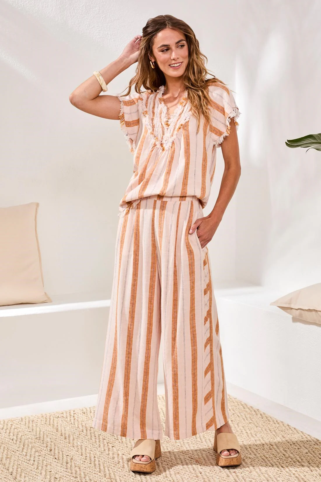 Pull-On Flowy Wide-Leg Pants With Pockets-Saharabeige