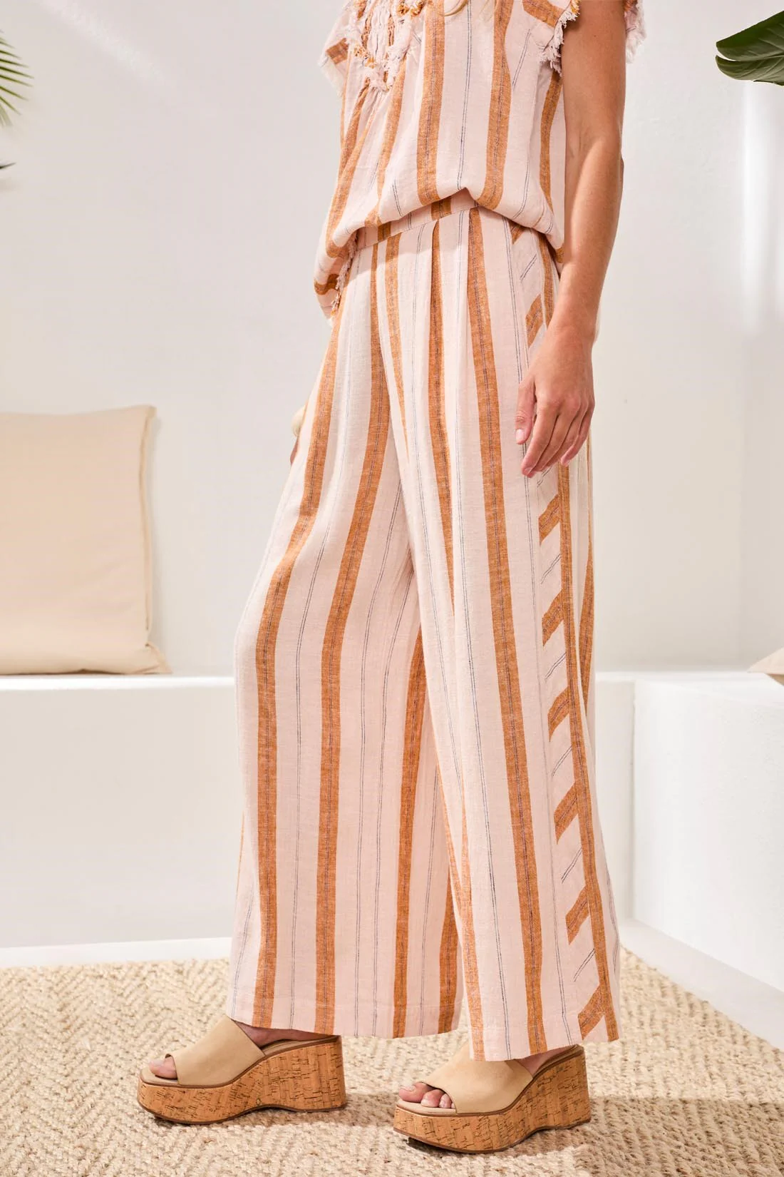 Pull-On Flowy Wide-Leg Pants With Pockets-Saharabeige - Image 2