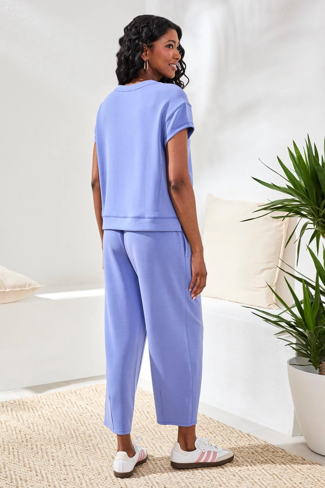 Soft Modal Cap-Sleeve Crew Neck Top With Kangaroo Pocket-Baja blue - Image 4