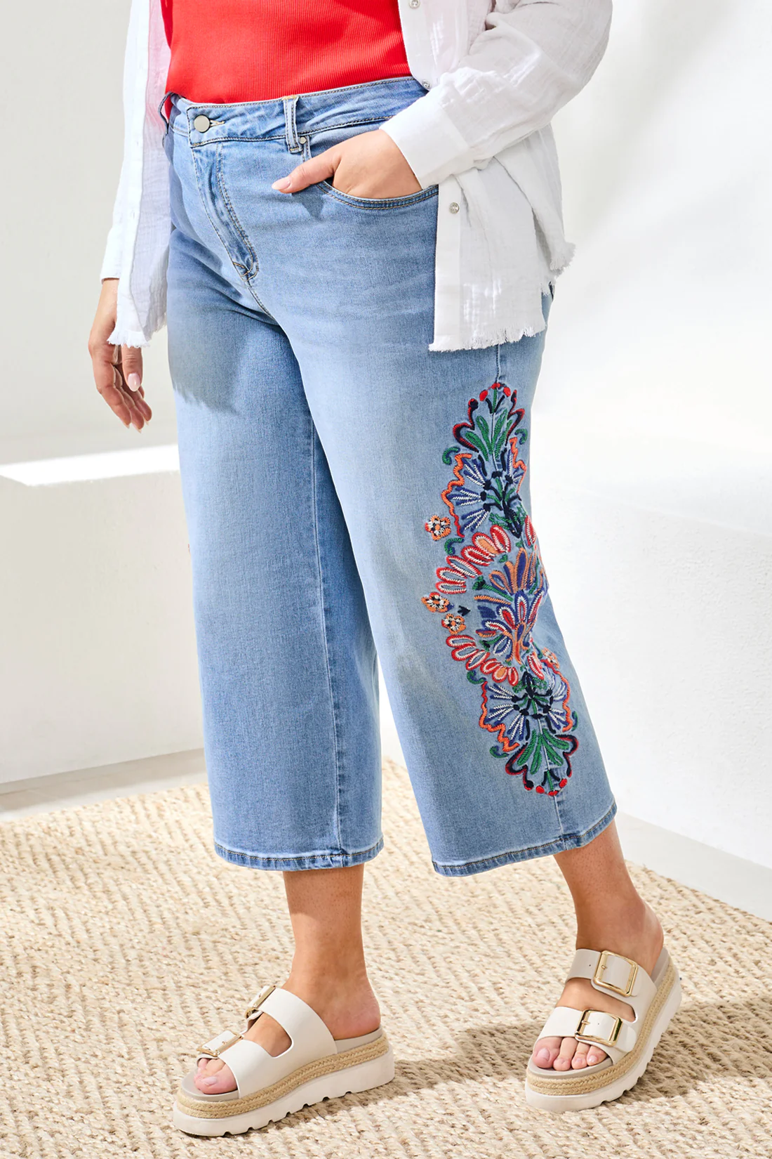 Size Inclusive Audrey Wide-Crop Jeans With Embroidery-Desertblue - Image 3