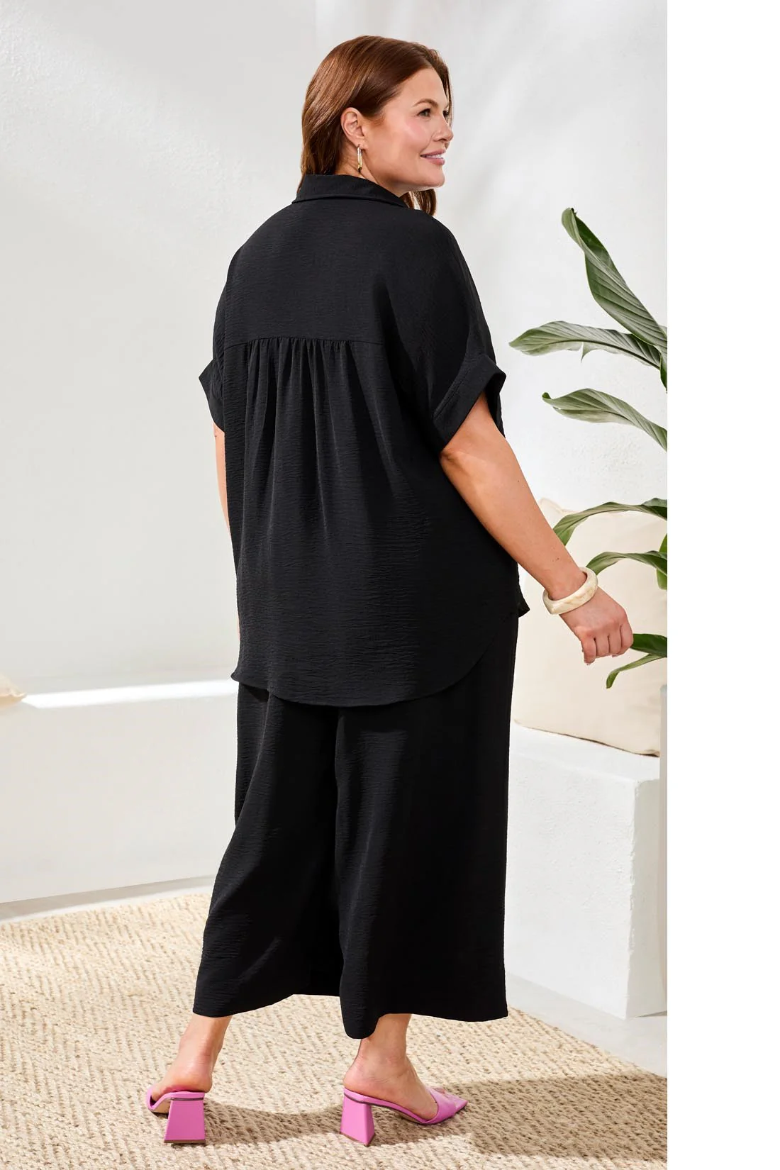 Size Inclusive Airflow Relaxed Dolman Button-Down Shirt-Black - Image 4