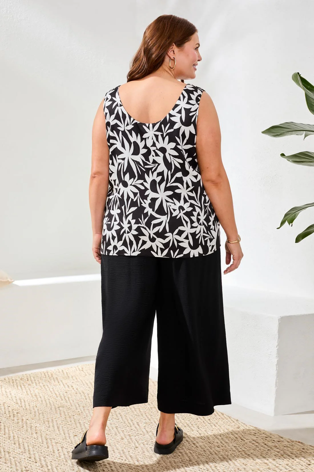 Size Inclusive Wear Two Ways Reversible Cami-Black - Image 4