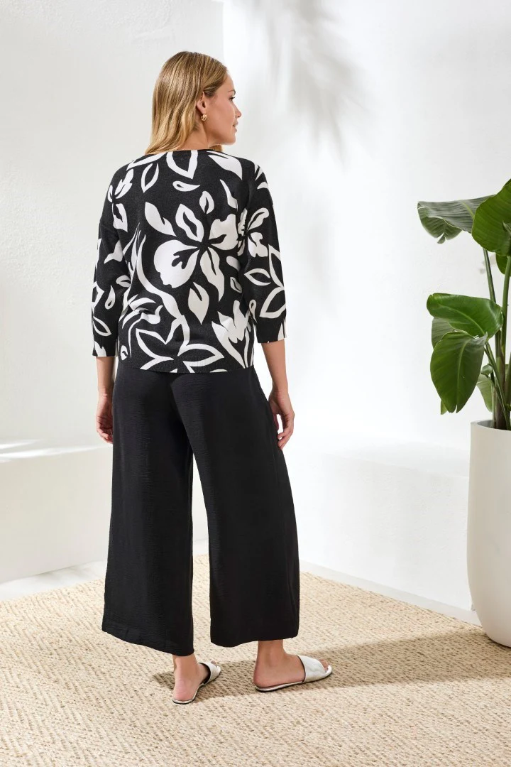 Soft Yarn Three-Quarter Sleeve Crewneck Sweater-Black - Image 2