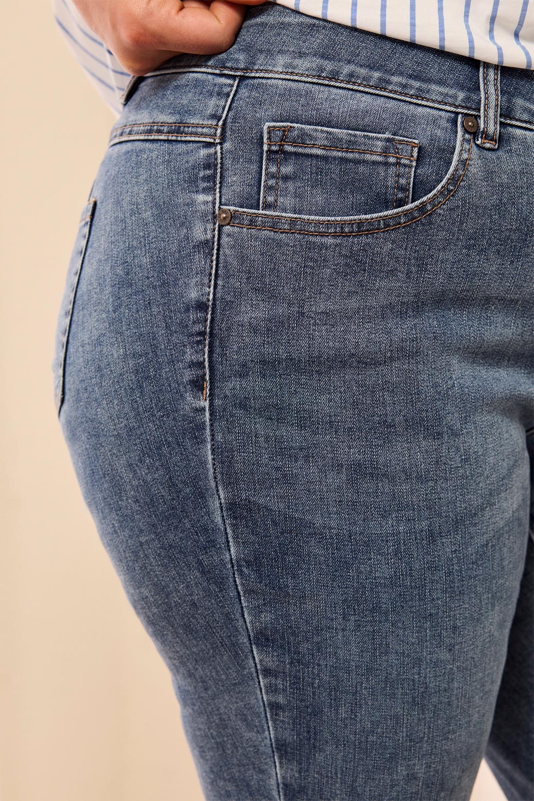 Size Inclusive Sophia Curvy Fit Ankle Jeans-Dk.Vintage - Image 4