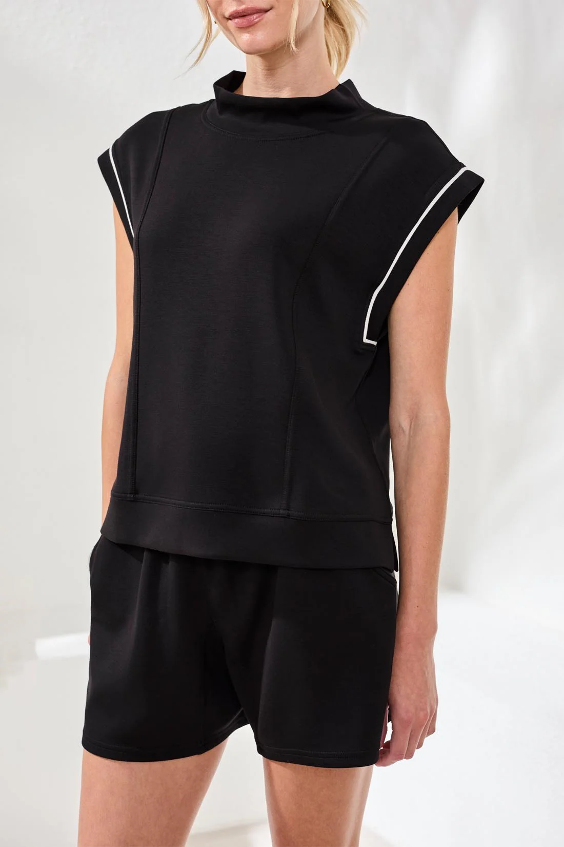 Techno Lux Mock Neck Contrast Piping-Black - Image 3